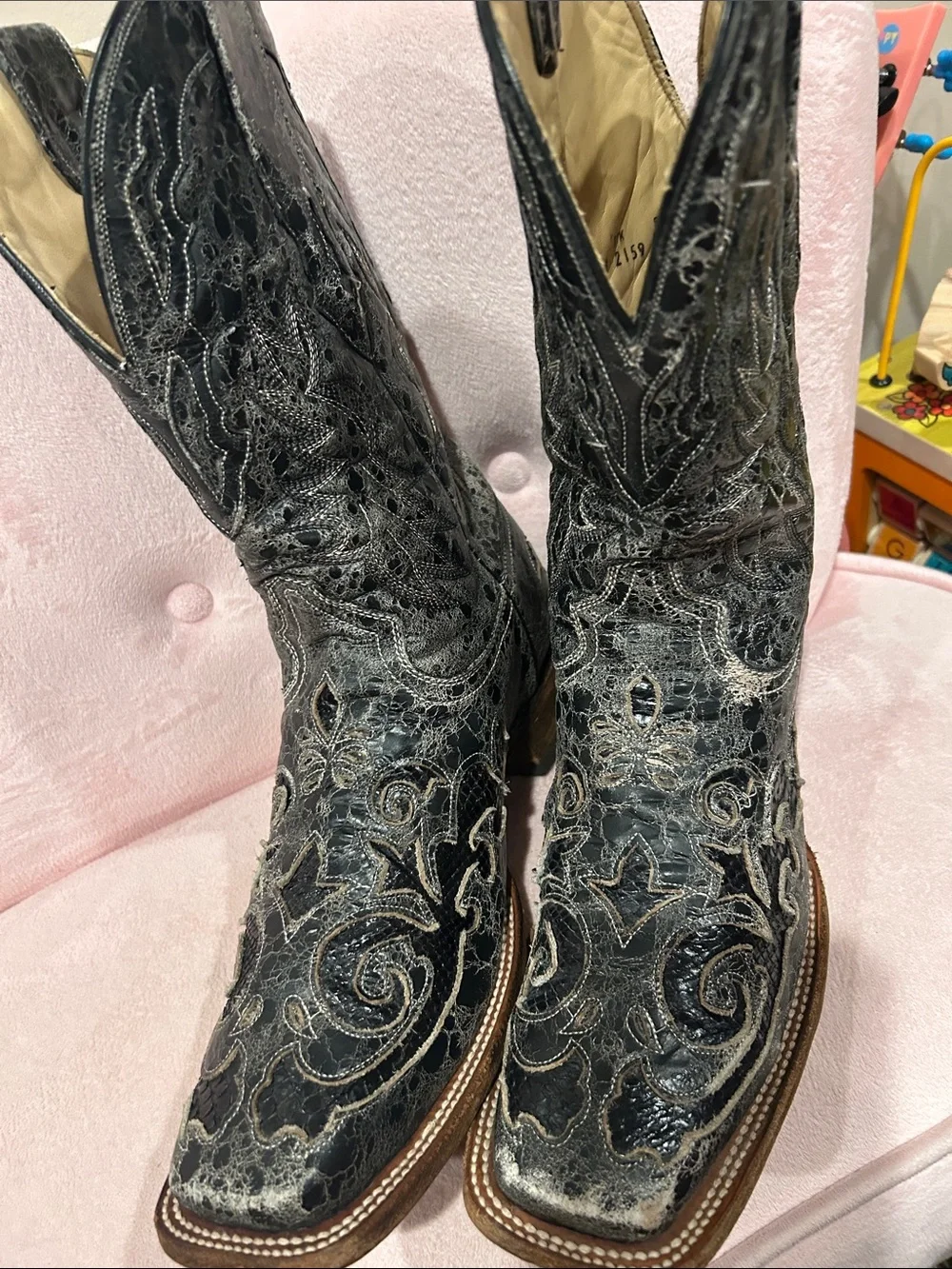 Men’s Corral Black Embroidered Western Boots
